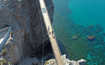 Pasarela colgante Torrenueva Costa